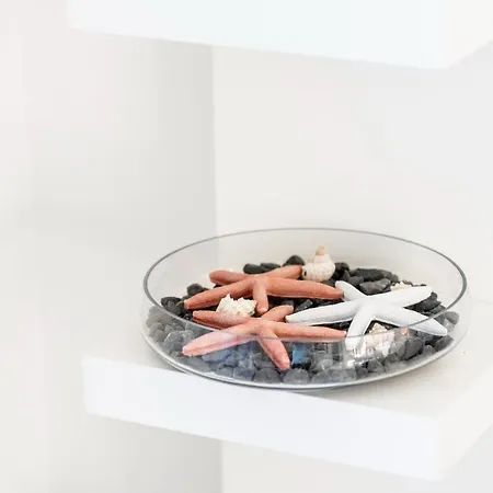 Apartamento Cosy Flat With Sea Views In *