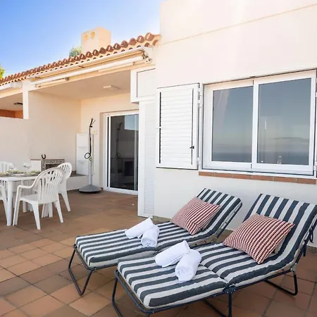 Cosy Flat With Sea Views In