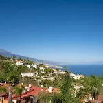 Cosy Flat With Sea Views In شقة