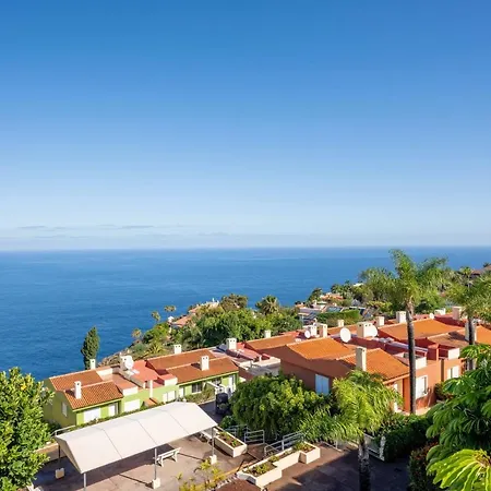 Cosy Flat With Sea Views In