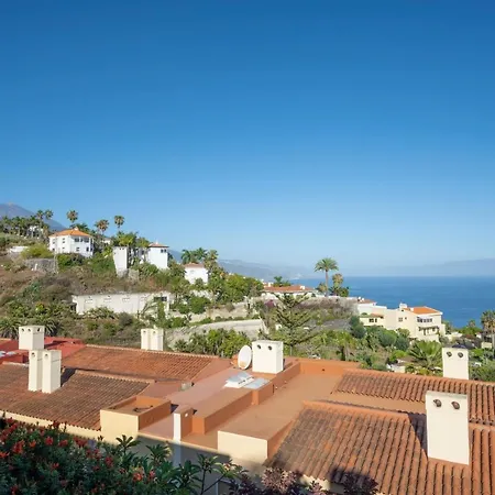 Lägenhet Cosy Flat With Sea Views In